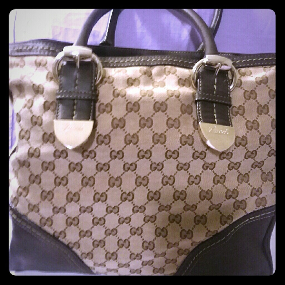Gucci shoulder handle purse